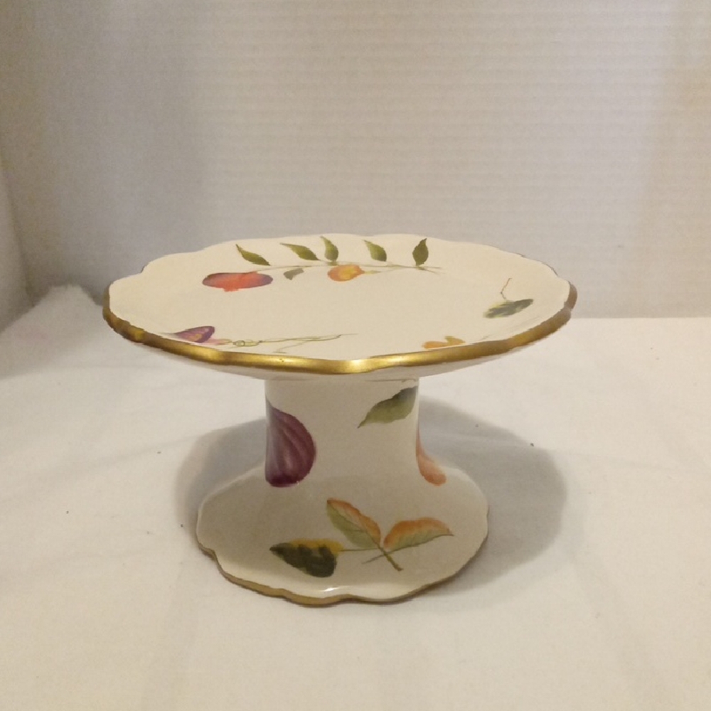 White Barn Candle Pedestal Stand with Gold Trim